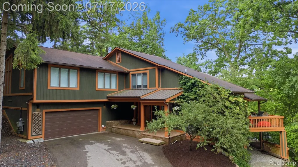 7375 Parkwood Drive Tyrone Township MI 48430