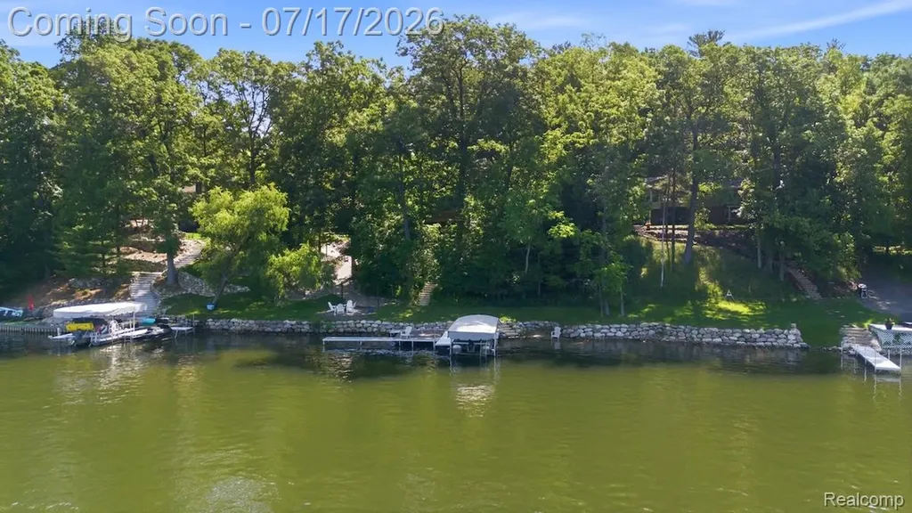 7375 Parkwood Drive Tyrone Township MI 48430