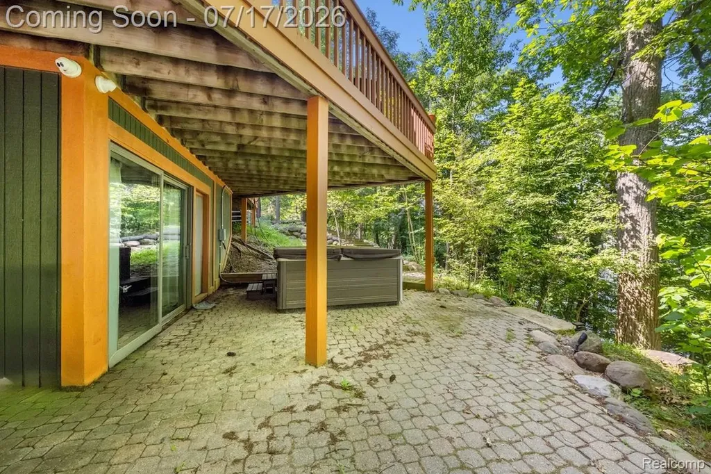 7375 Parkwood Drive Tyrone Township MI 48430
