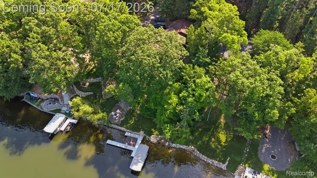 7375 Parkwood Drive Tyrone Township MI 48430