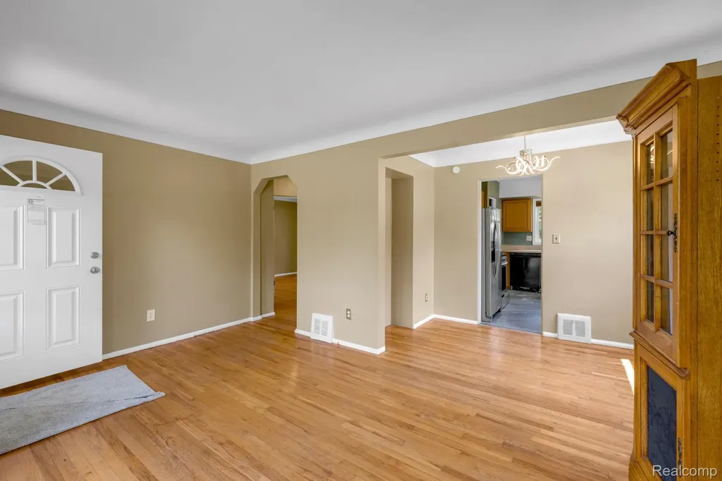 7641 Pelham Road Allen Park City MI 48101