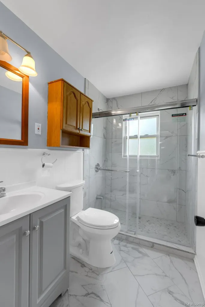 7641 Pelham Road Allen Park City MI 48101