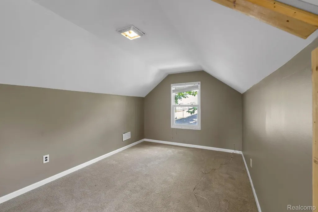 7641 Pelham Road Allen Park City MI 48101