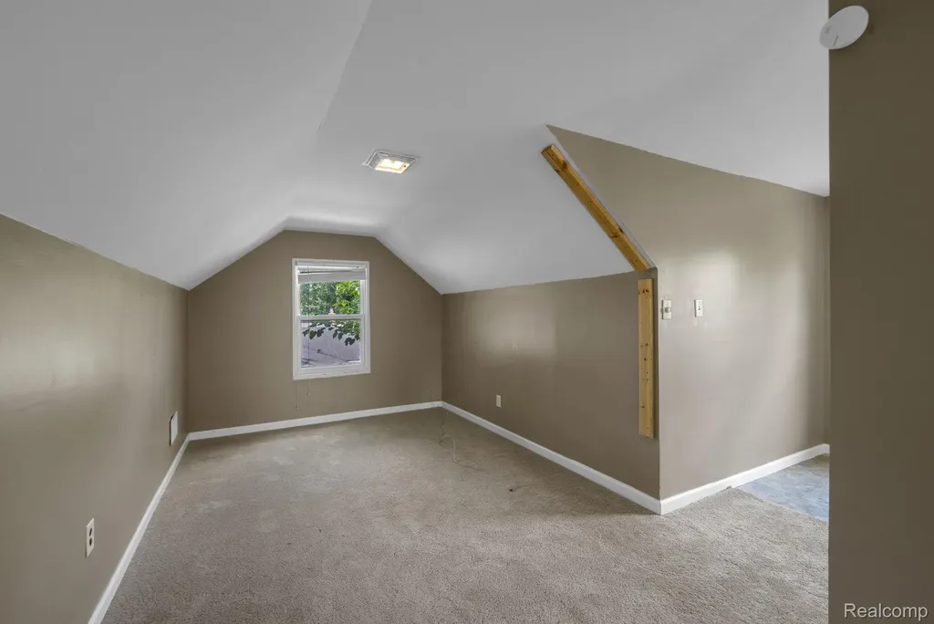 7641 Pelham Road Allen Park City MI 48101