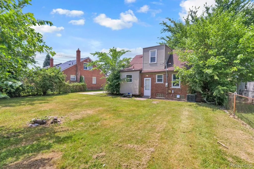 7641 Pelham Road Allen Park City MI 48101