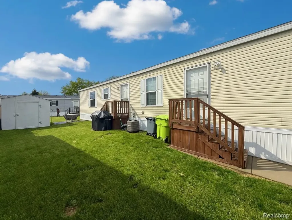1567 Ocher Street Novi City MI 48374