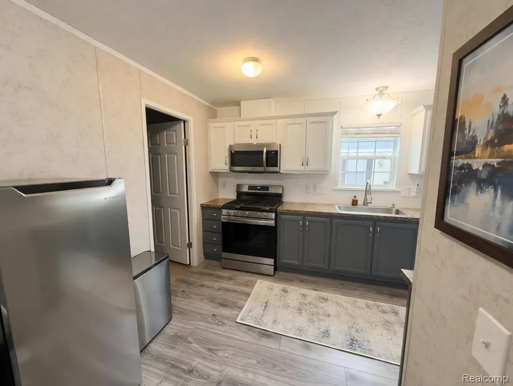 1567 Ocher Street Novi City MI 48374
