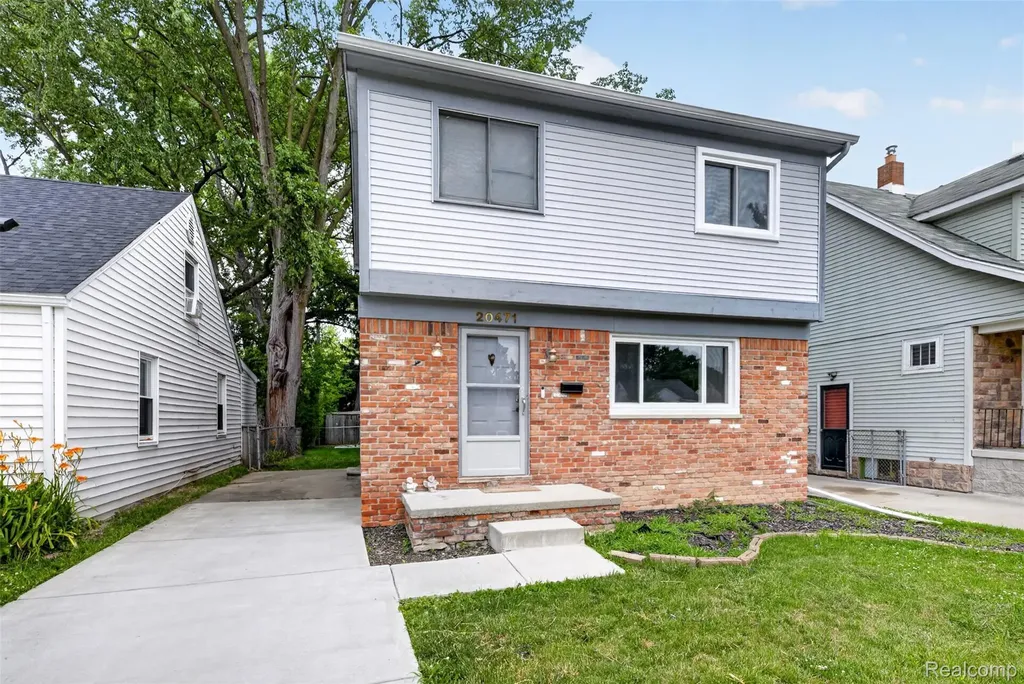 20471 Hollywood Street Harper Woods City MI 48225