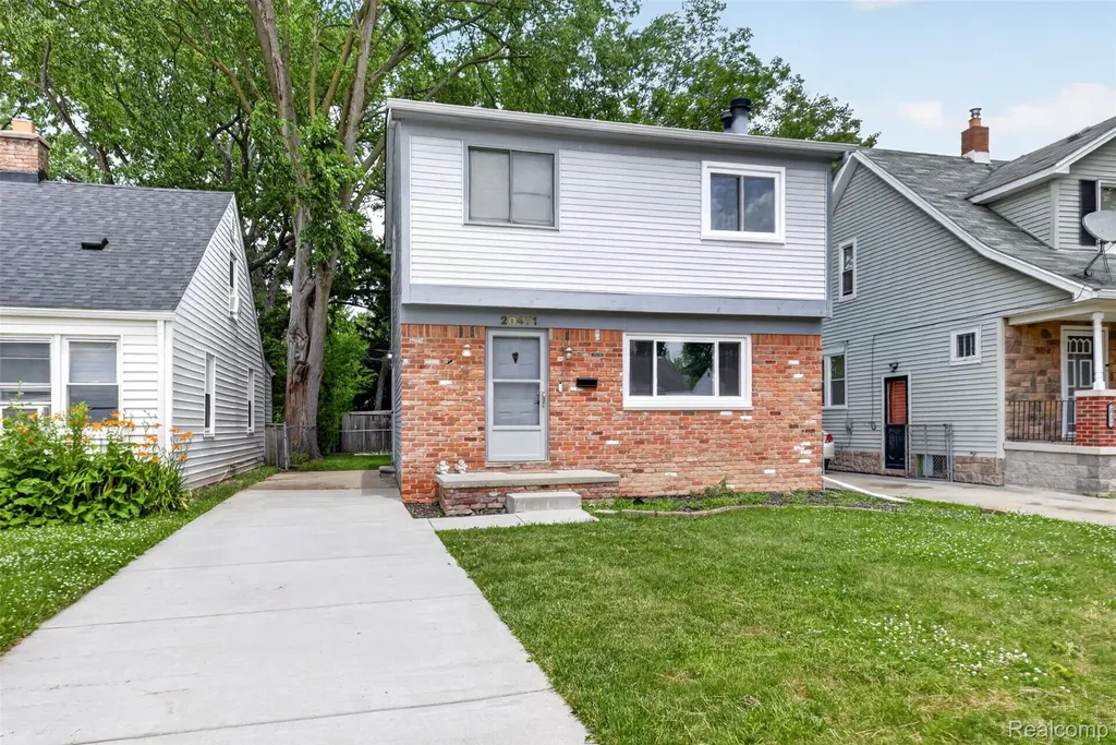 20471 Hollywood Street Harper Woods City MI 48225