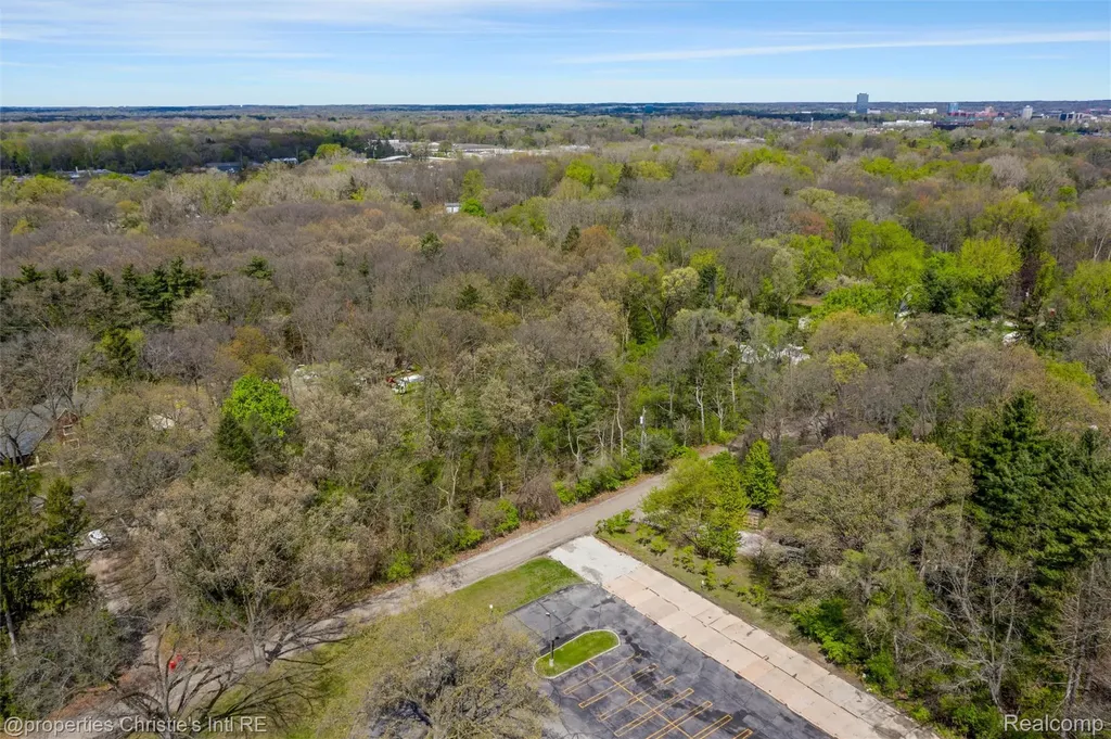 5 Of Lot 12 Hunters Lane Southfield City MI 48033