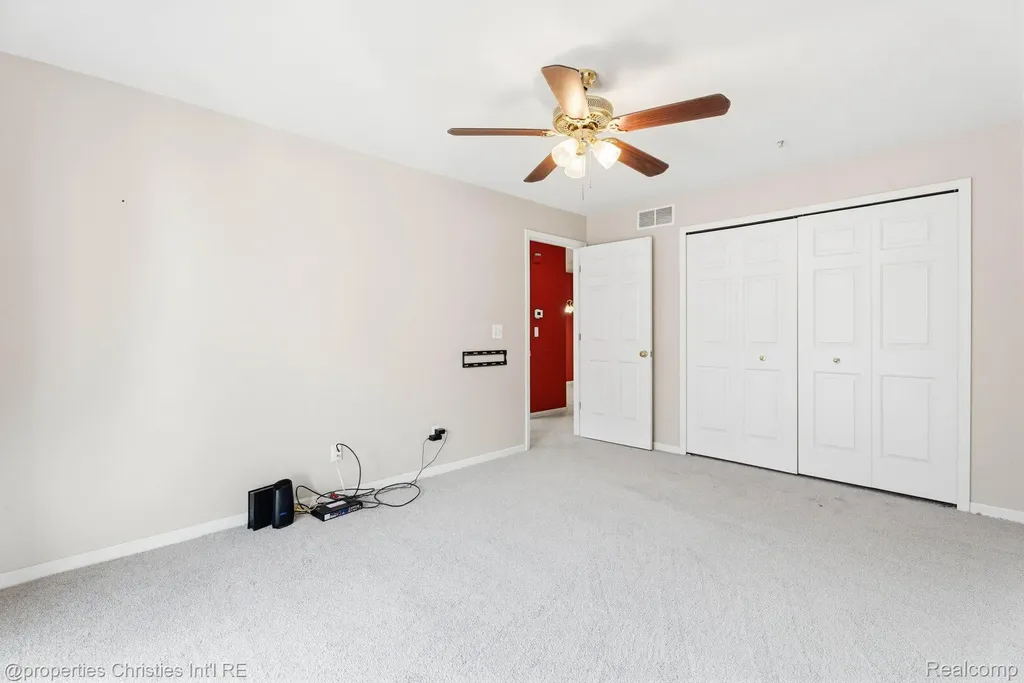 16854 Farmington Road Livonia City MI 48154