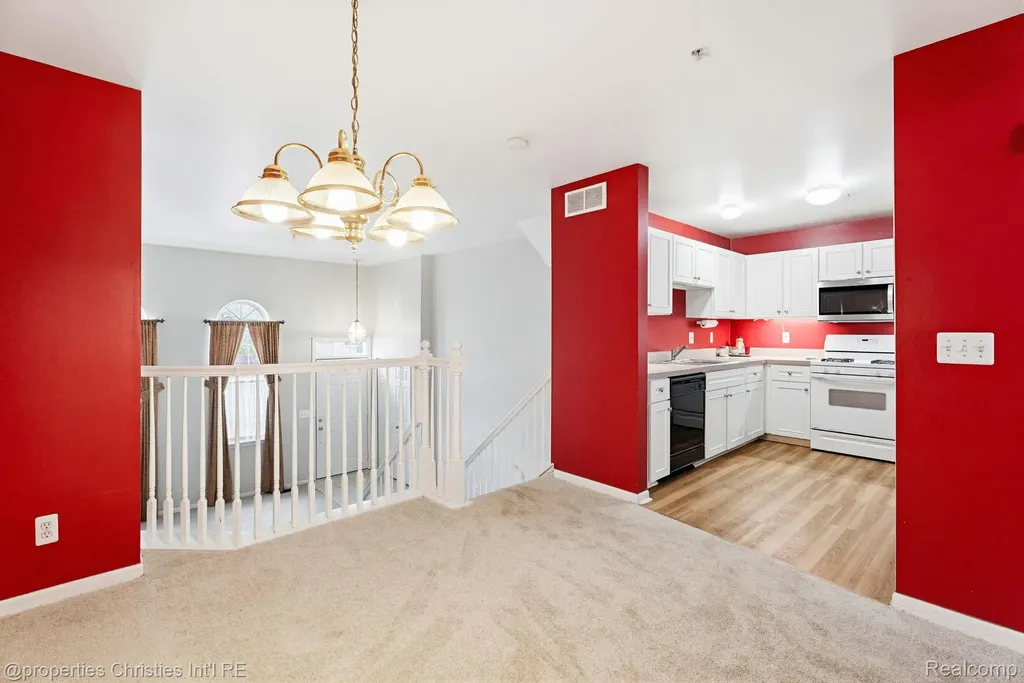 16854 Farmington Road Livonia City MI 48154