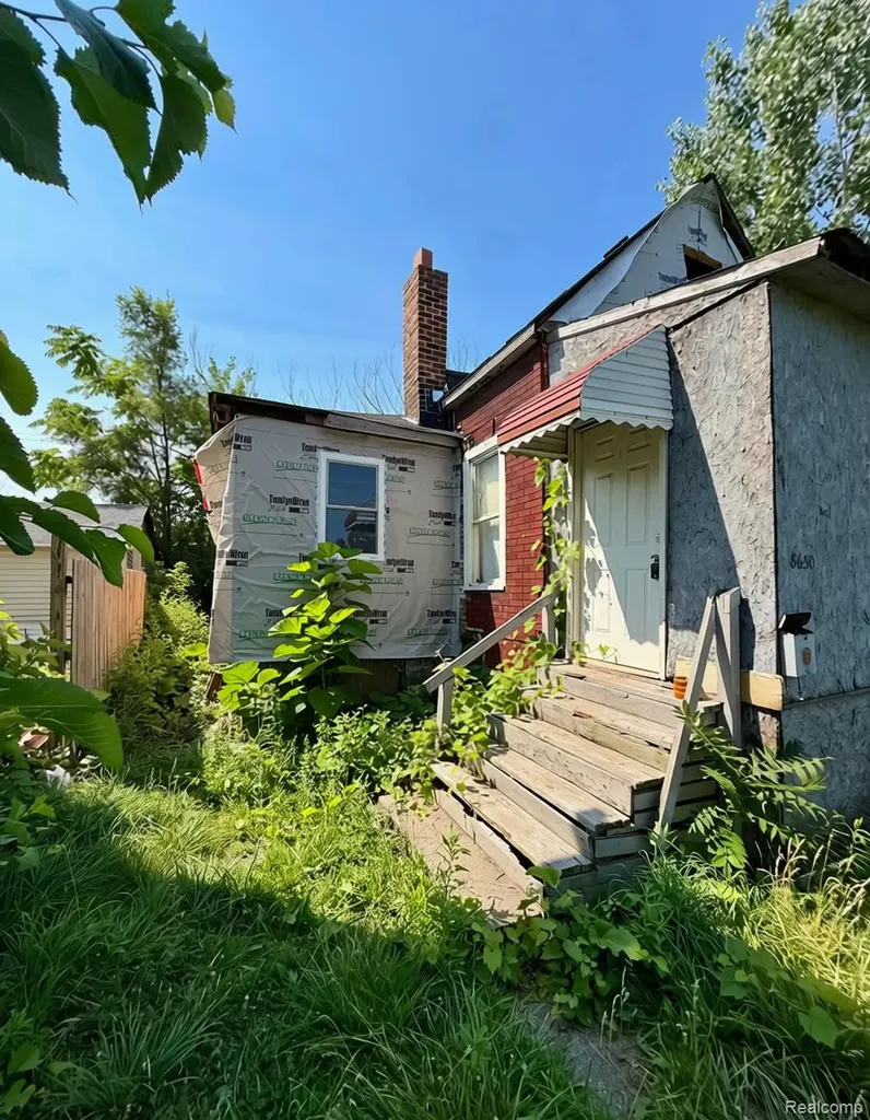8650 Marcus Street Detroit City MI 48213