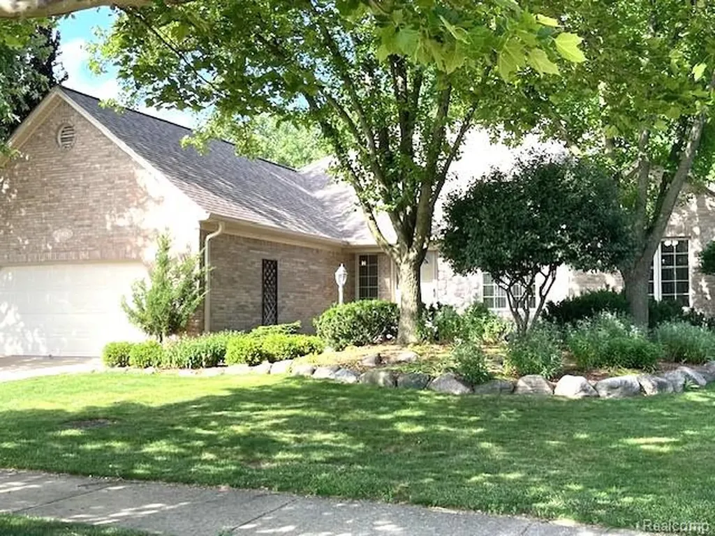 45926 Riverview Court Macomb Township MI 48044