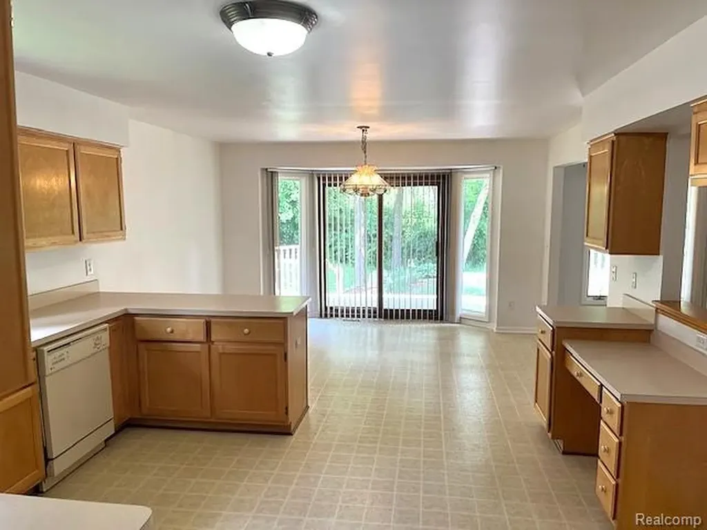 45926 Riverview Court Macomb Township MI 48044