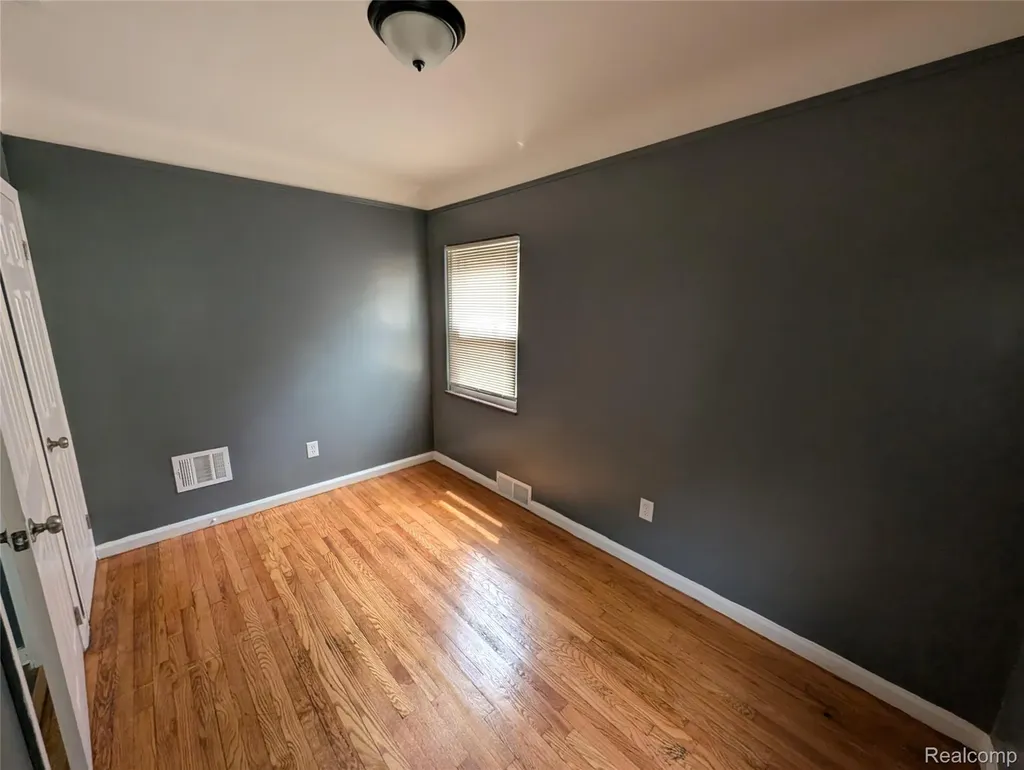 18631 Albion Street Detroit City MI 48234