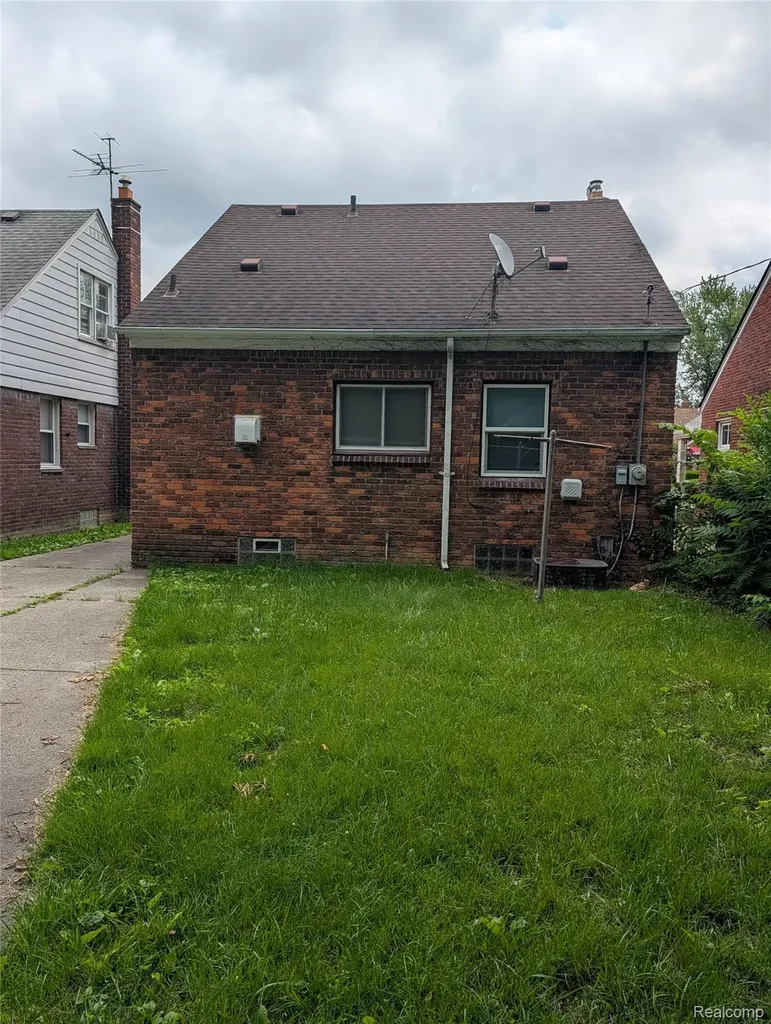 18631 Albion Street Detroit City MI 48234