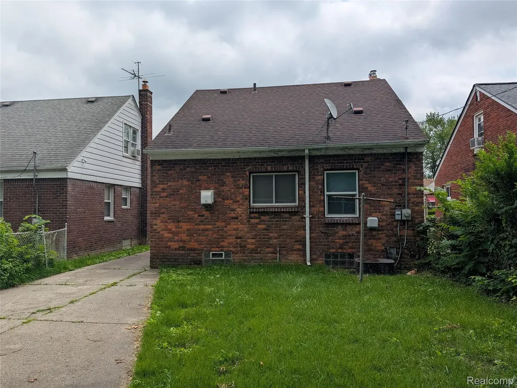 18631 Albion Street Detroit City MI 48234