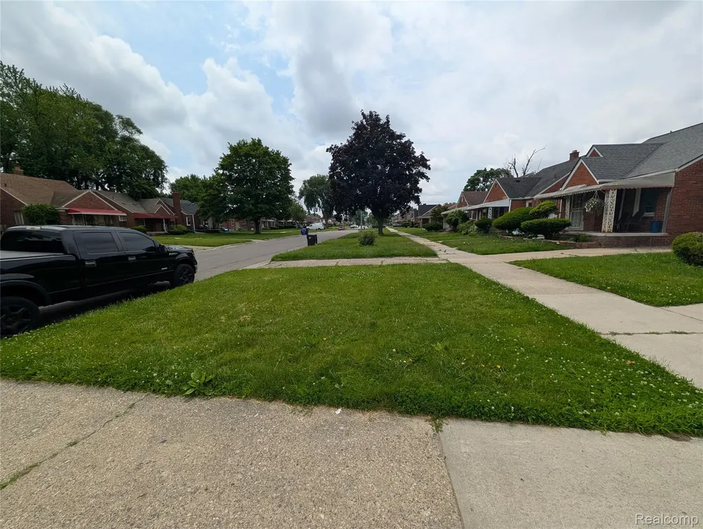 18631 Albion Street Detroit City MI 48234