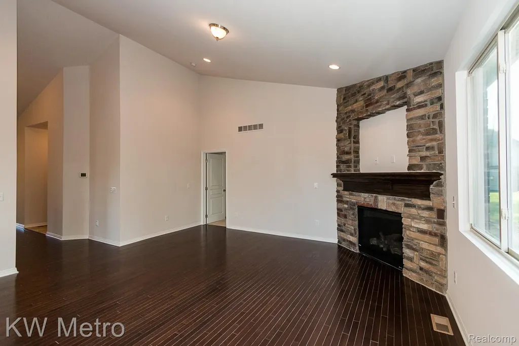 34632 John Bartley Circle Sterling Heights City MI 48310