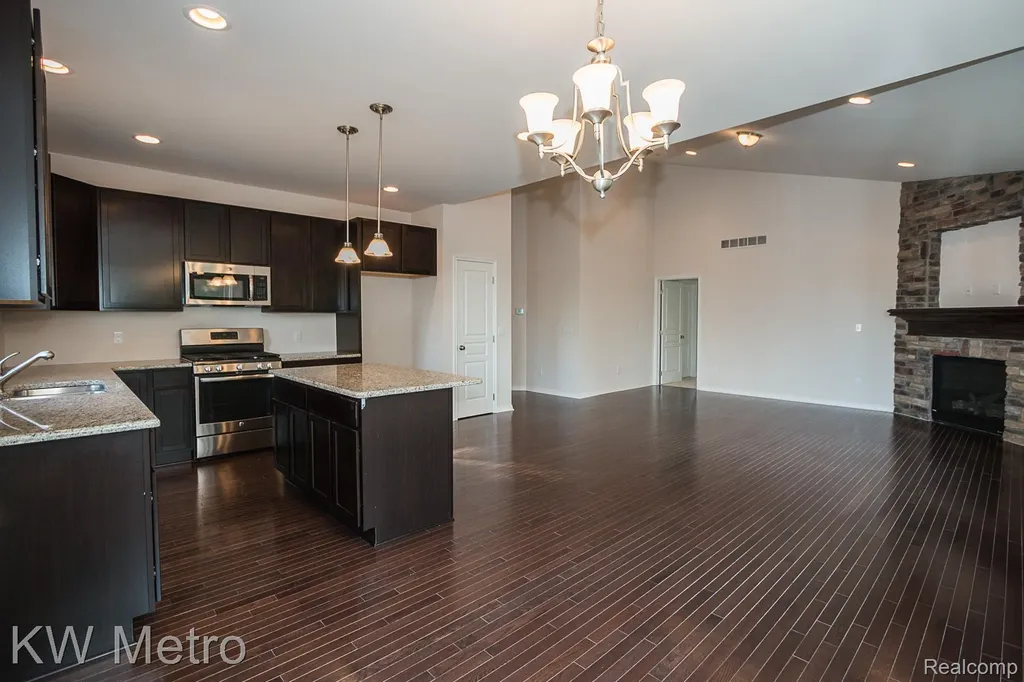 34632 John Bartley Circle Sterling Heights City MI 48310
