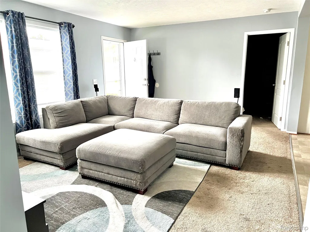 17096 Detroiter Avenue Springfield Charter Township MI 48350