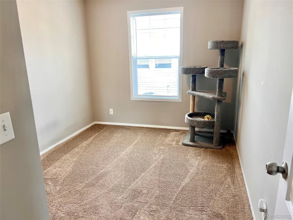 17096 Detroiter Avenue Springfield Charter Township MI 48350