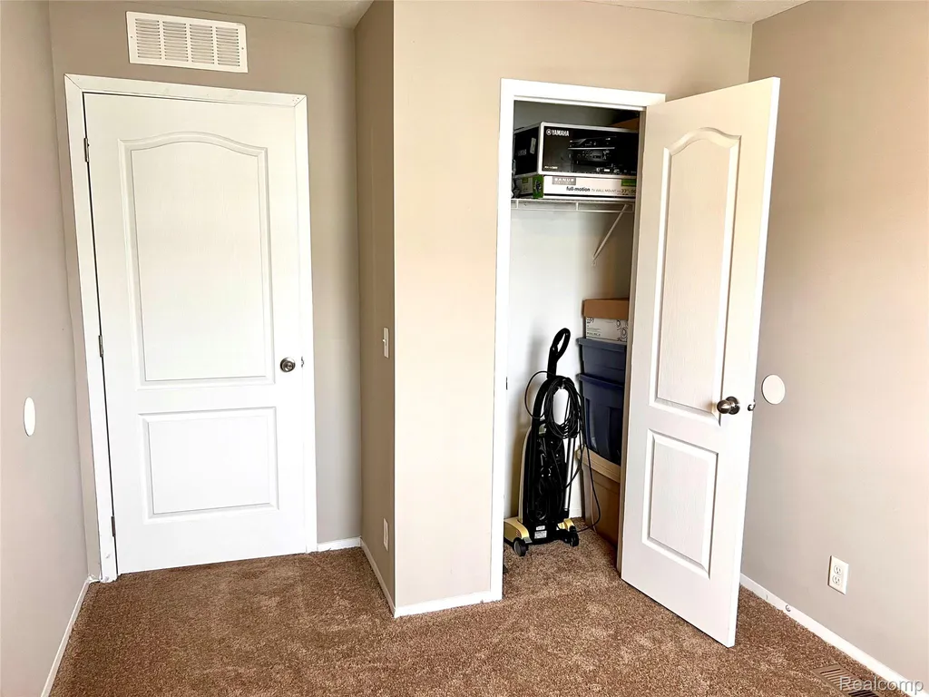 17096 Detroiter Avenue Springfield Charter Township MI 48350