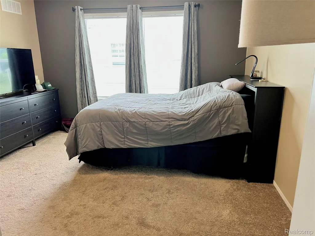 17096 Detroiter Avenue Springfield Charter Township MI 48350