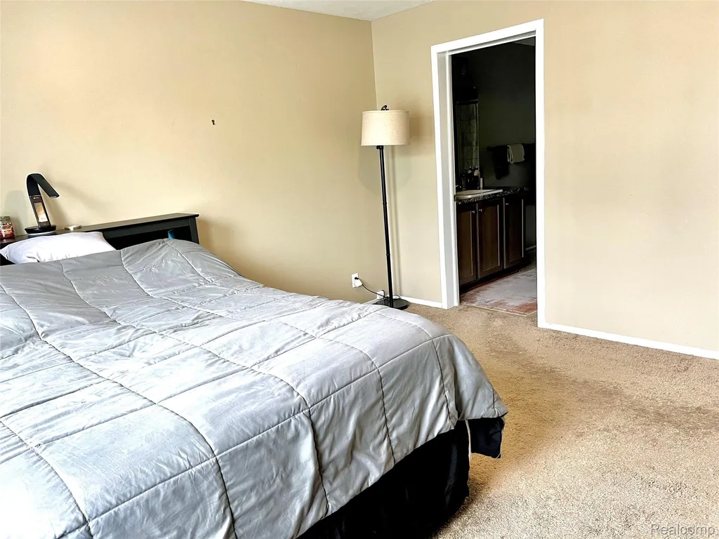 17096 Detroiter Avenue Springfield Charter Township MI 48350