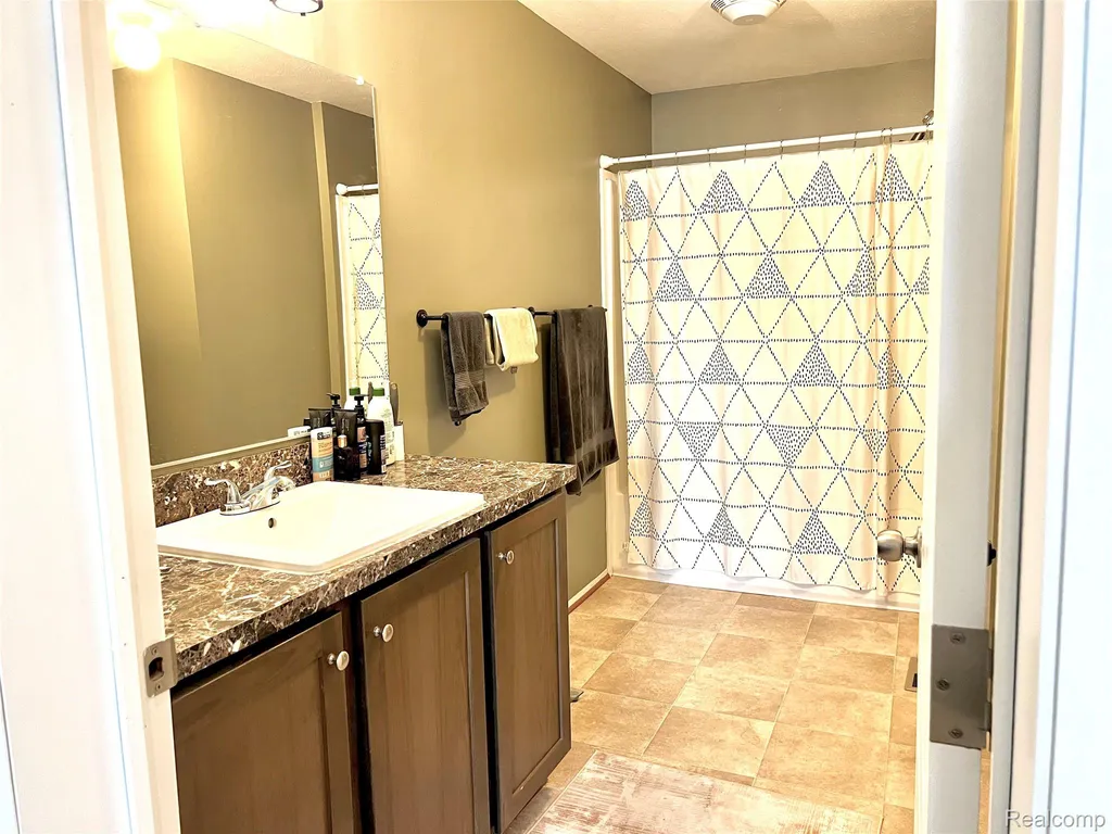 17096 Detroiter Avenue Springfield Charter Township MI 48350