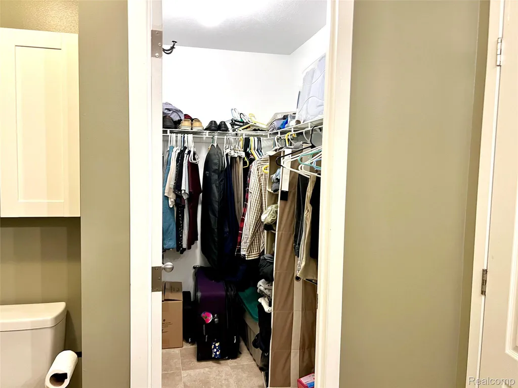 17096 Detroiter Avenue Springfield Charter Township MI 48350