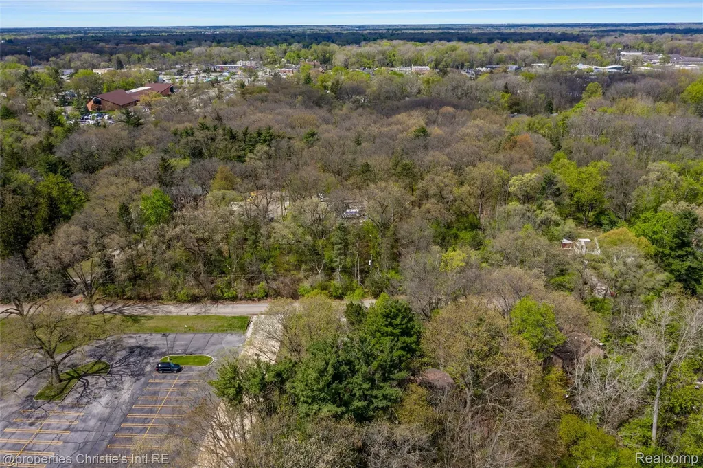 1/2 Of Lot 12 Hunters Lane Southfield City MI 48033