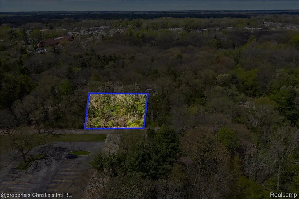 1/2 Of Lot 12 Hunters Lane Southfield City MI 48033
