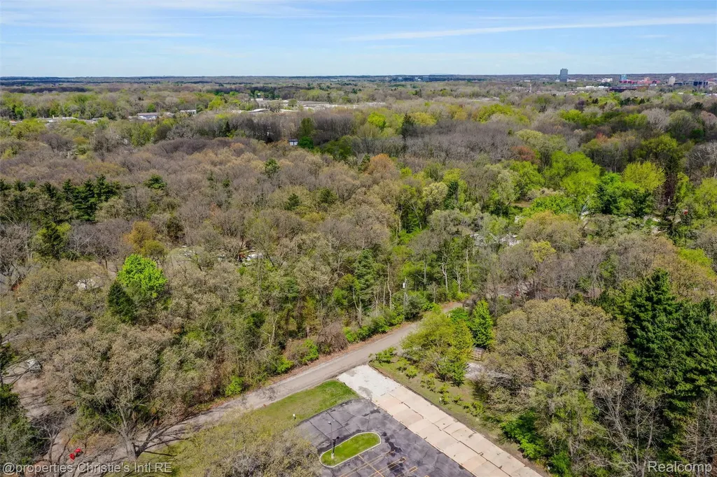1/2 Of Lot 12 Hunters Lane Southfield City MI 48033