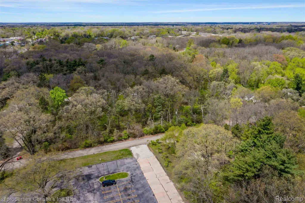 1/2 Of Lot 12 Hunters Lane Southfield City MI 48033