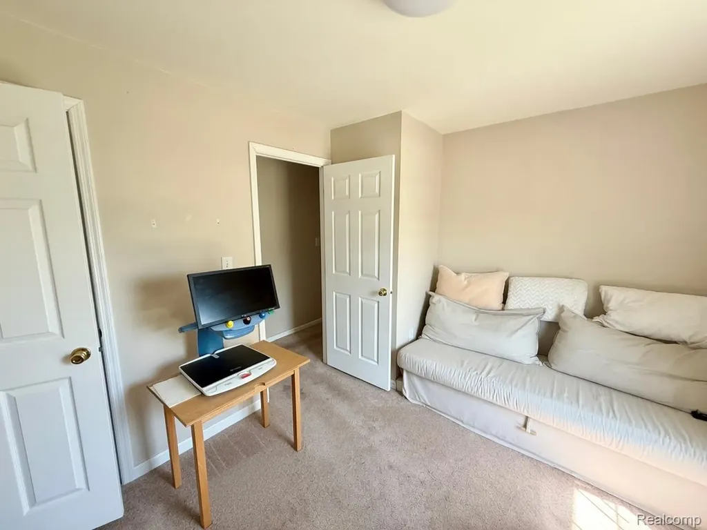 8205 Harrow Court Northfield Township MI 48167