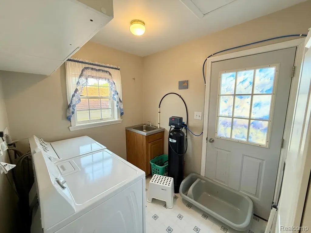 8205 Harrow Court Northfield Township MI 48167