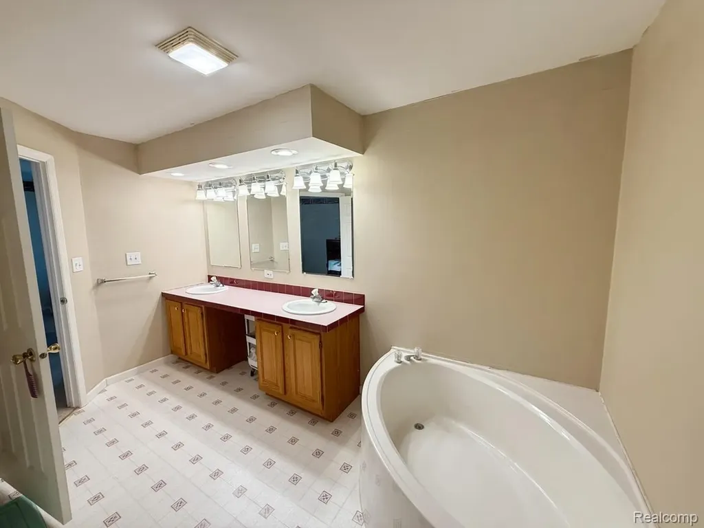 8205 Harrow Court Northfield Township MI 48167