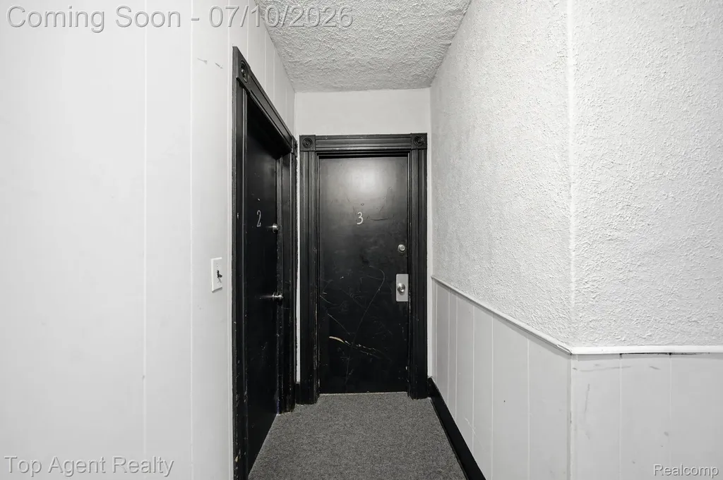 74 Washington Street Mt. Clemens City MI 48043
