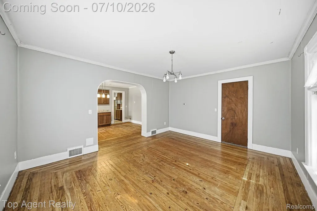 74 Washington Street Mt. Clemens City MI 48043