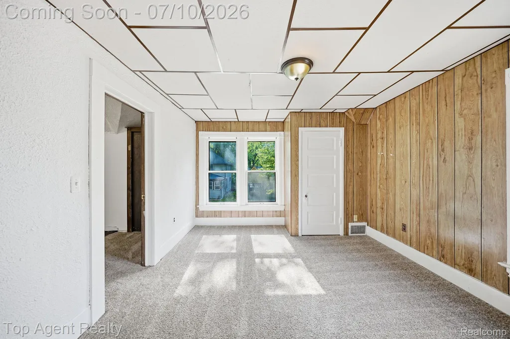 74 Washington Street Mt. Clemens City MI 48043
