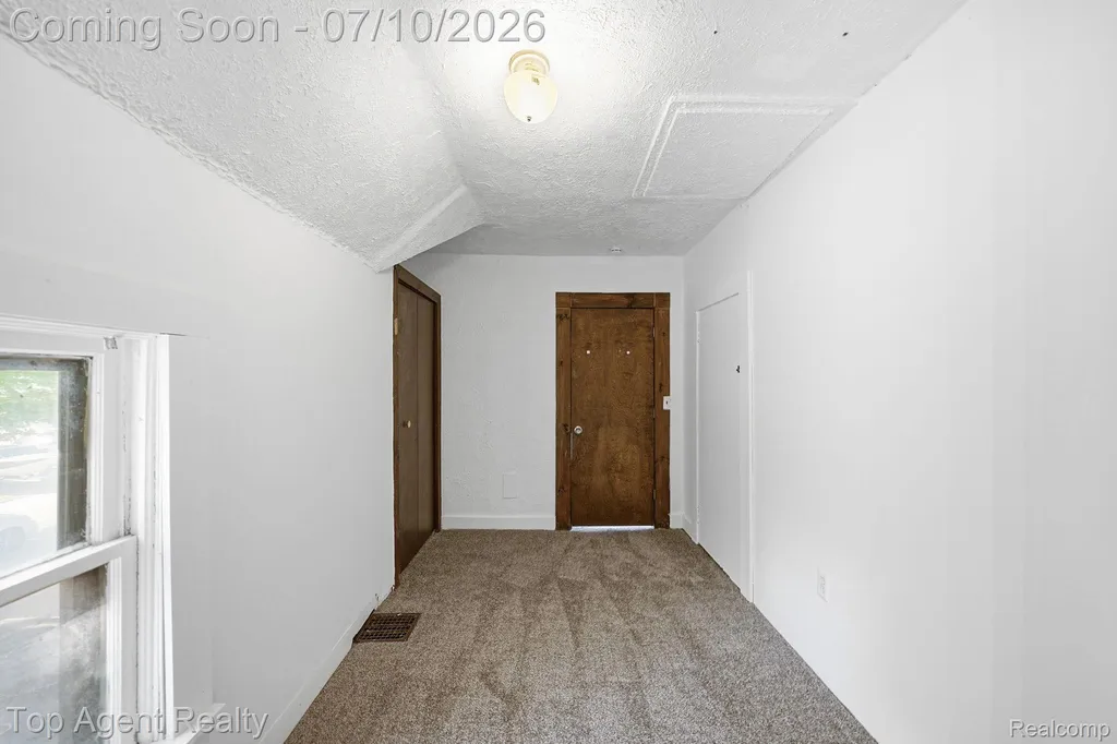 74 Washington Street Mt. Clemens City MI 48043