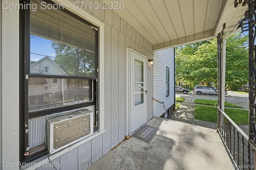 74 Washington Street Mt. Clemens City MI 48043