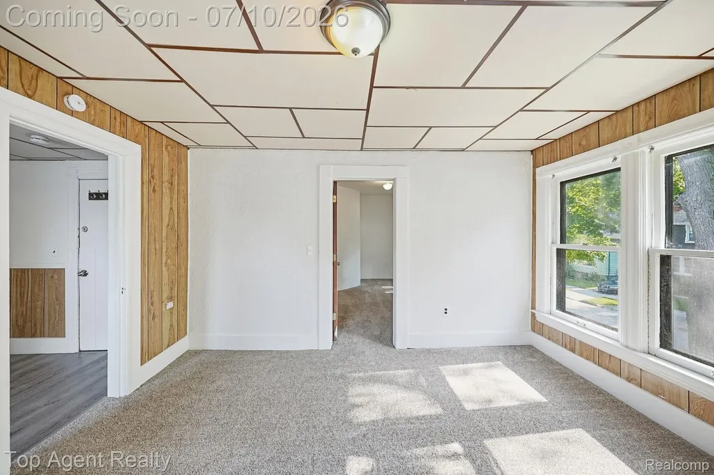 74 Washington Street Mt. Clemens City MI 48043