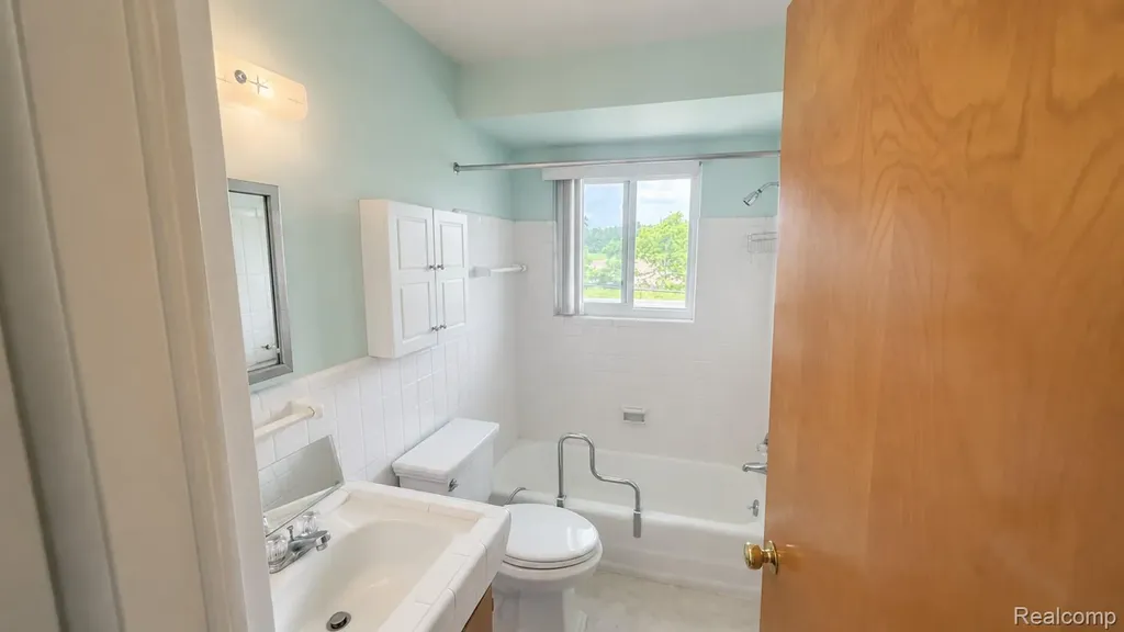 26945 Milford Road Lyon Charter Township MI 48178