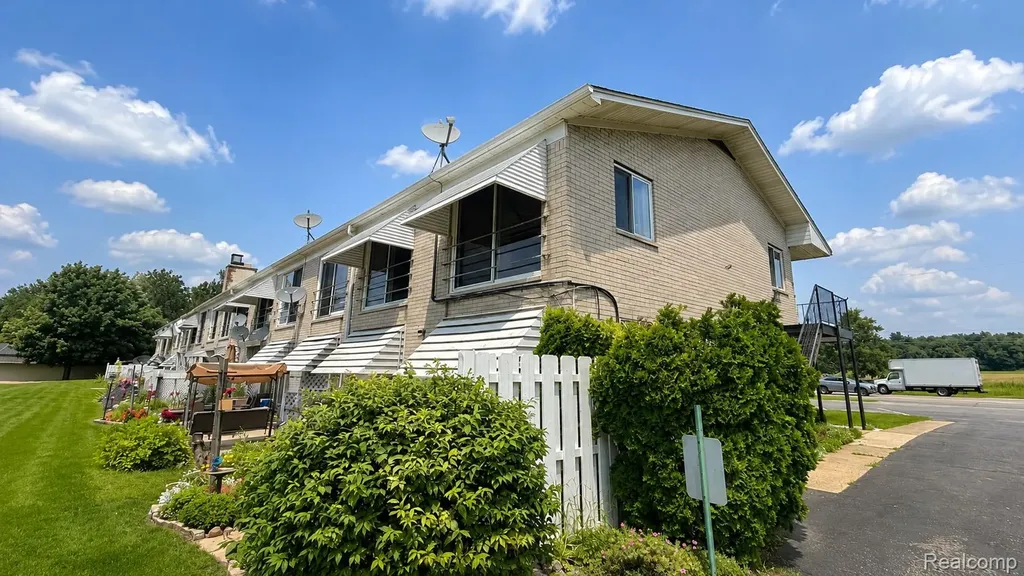 26945 Milford Road Lyon Charter Township MI 48178