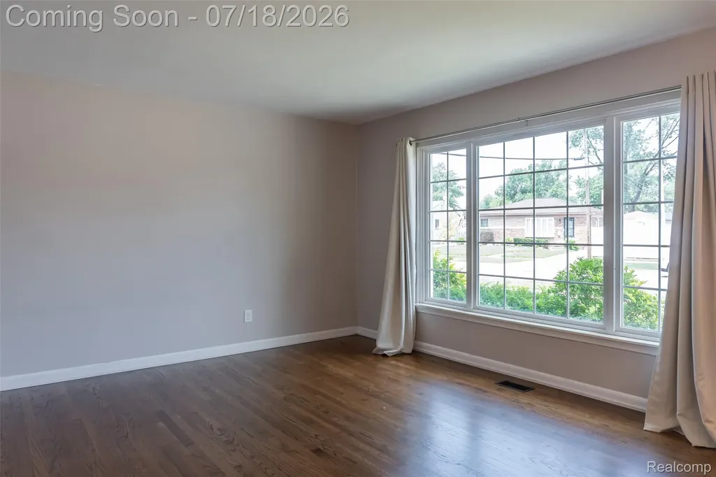 32017 Bertram Drive Westland City MI 48185