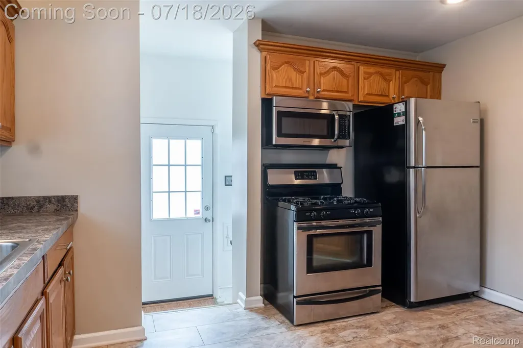 32017 Bertram Drive Westland City MI 48185