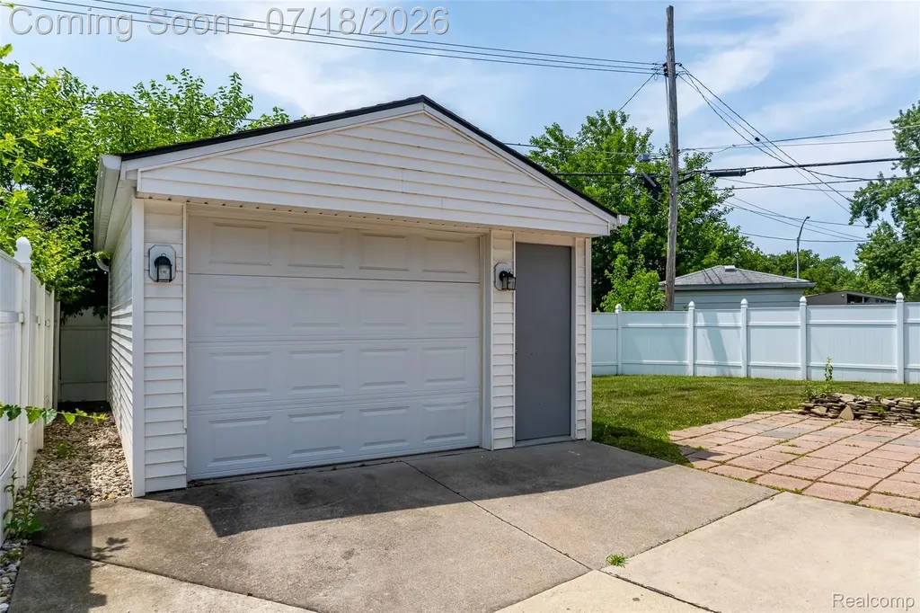 32017 Bertram Drive Westland City MI 48185